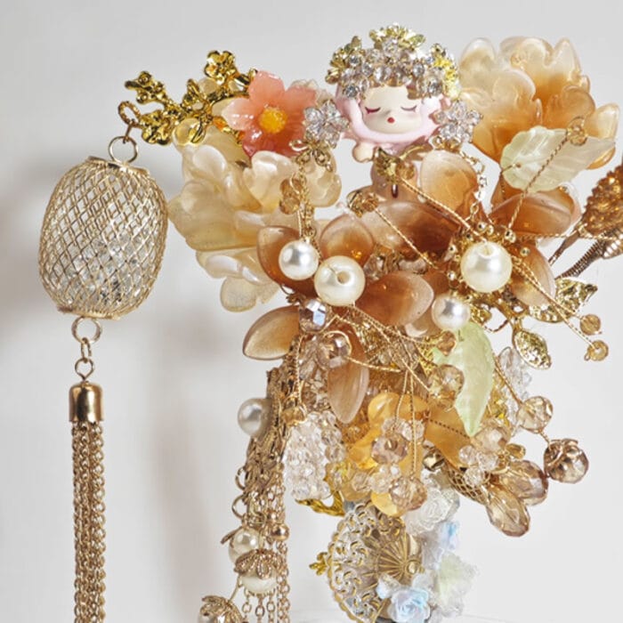 Golden latern with flower petal with Tassel Pen - Image 2